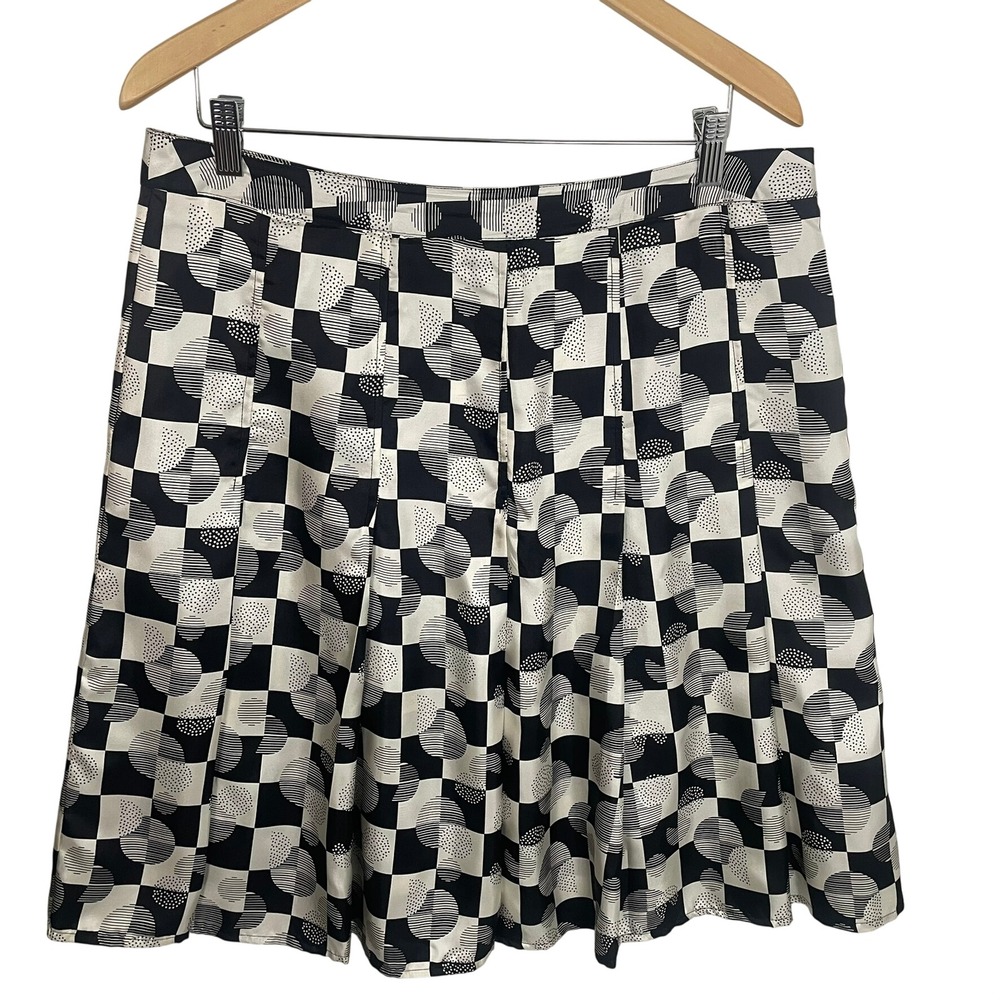 Uniform John Paul Richard Size 14 Silk Geometric Skirt Black‎ White Midi Pleated